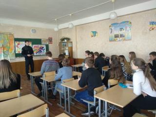 Кам’янські рятувальники провели профорієнтаційну зустріч із випускниками учбових закладів міста